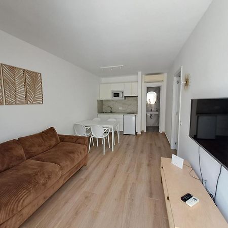 Homeforguest Apartamento 13 Con Terraza Y Piscina En קורלחו מראה חיצוני תמונה
