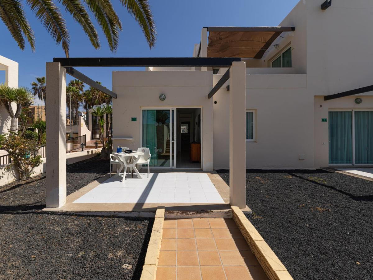 Homeforguest Apartamento 13 Con Terraza Y Piscina En קורלחו מראה חיצוני תמונה
