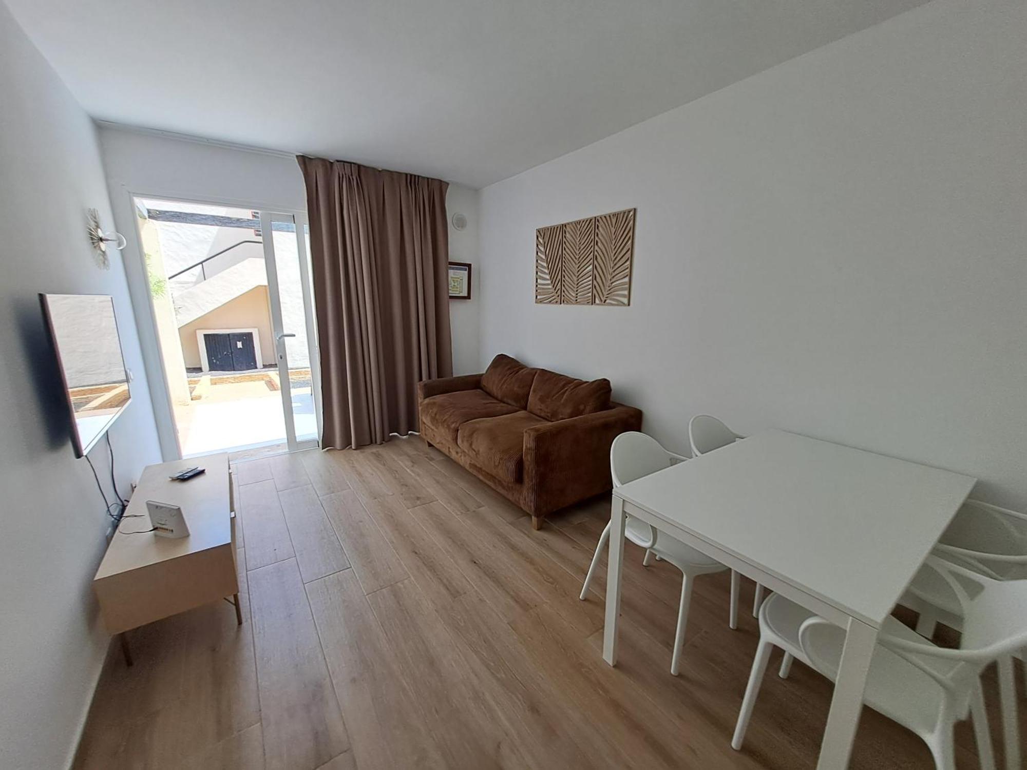 Homeforguest Apartamento 13 Con Terraza Y Piscina En קורלחו מראה חיצוני תמונה