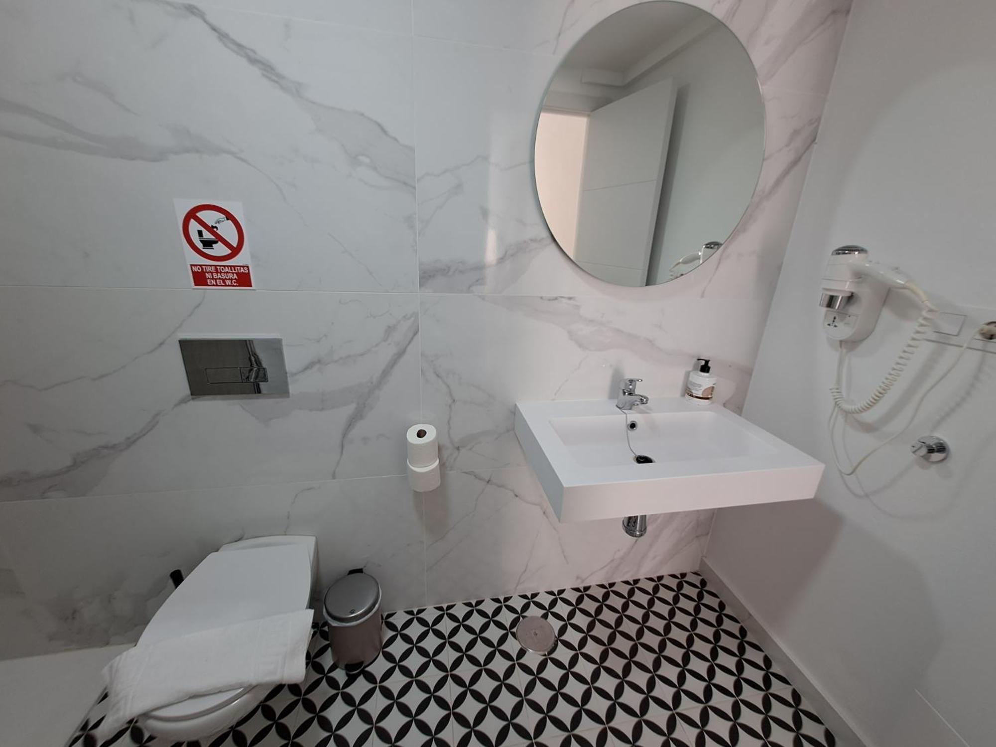 Homeforguest Apartamento 13 Con Terraza Y Piscina En קורלחו מראה חיצוני תמונה