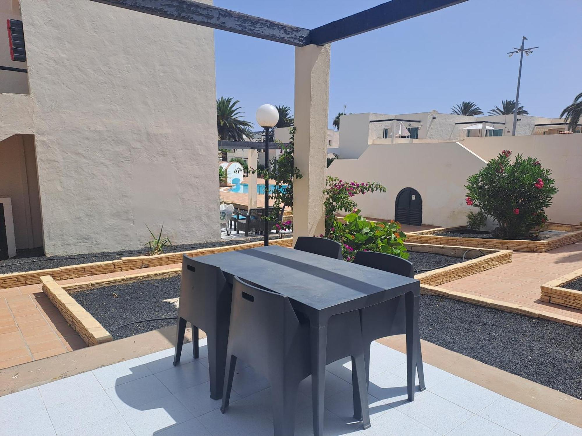 Homeforguest Apartamento 13 Con Terraza Y Piscina En קורלחו מראה חיצוני תמונה